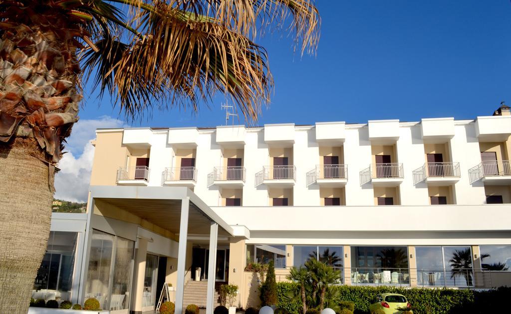 Hotel Serenella Agropoli Buitenkant foto