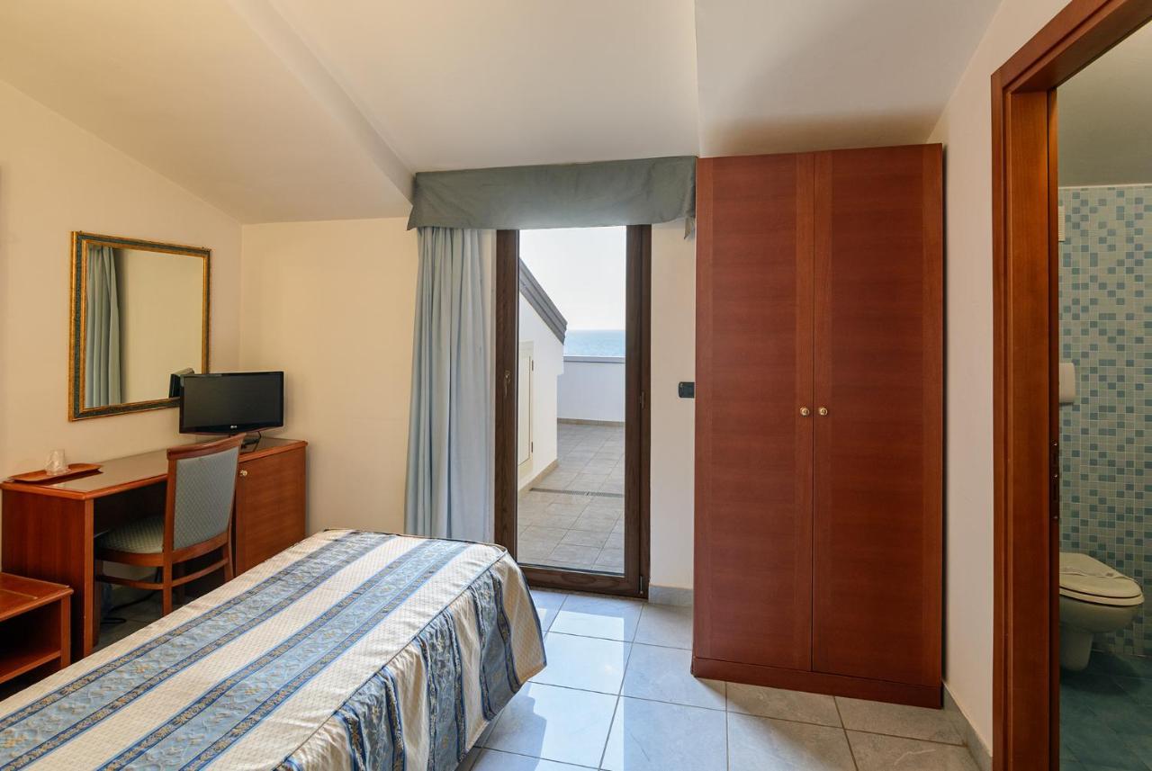 Hotel Serenella Agropoli Buitenkant foto